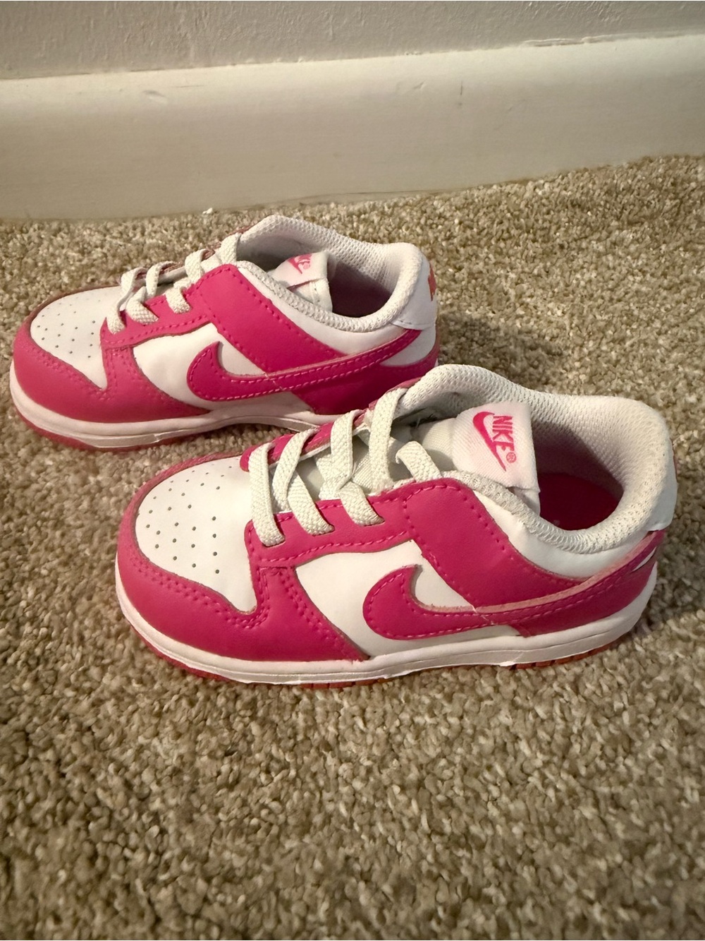 Nike Kids White and Hot Pink Low-Top Sneakers